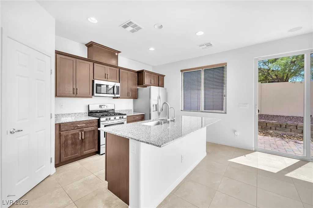 5640 Akula Bay, North Las Vegas, NV 89081