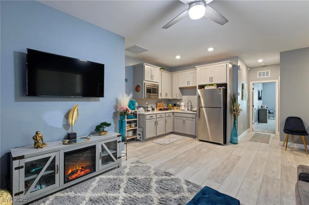 3957 Little Creek, Las Vegas, NV 89141