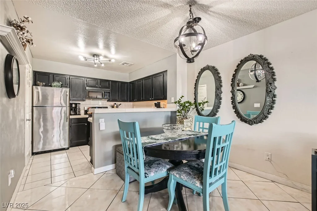 2137 Willowbury, Las Vegas, NV 89108