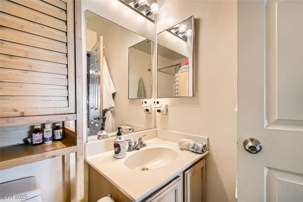 2137 Willowbury, Las Vegas, NV 89108