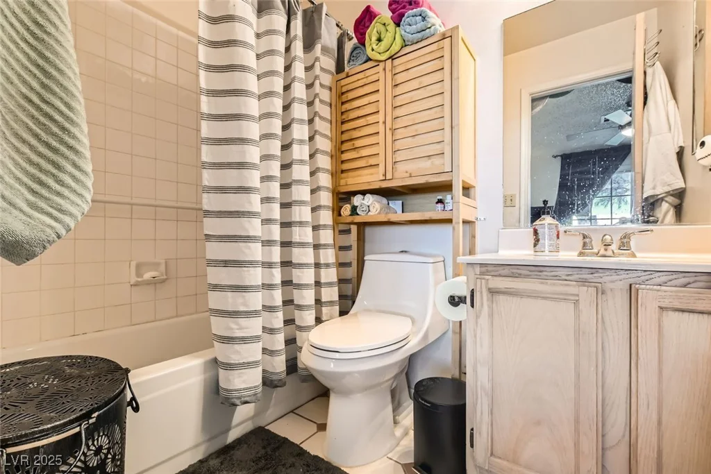2137 Willowbury, Las Vegas, NV 89108