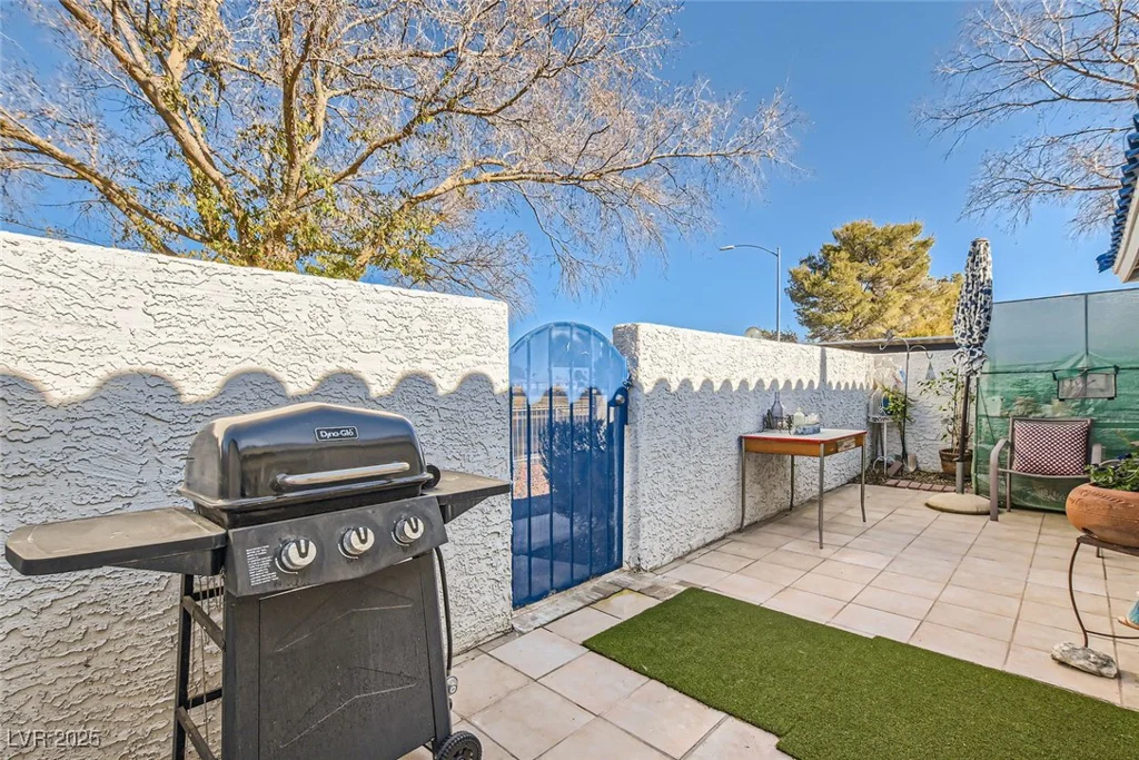2137 Willowbury, Las Vegas, NV 89108