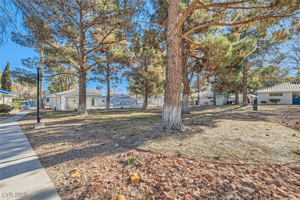2137 Willowbury, Las Vegas, NV 89108