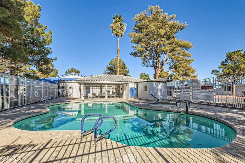 2137 Willowbury, Las Vegas, NV 89108