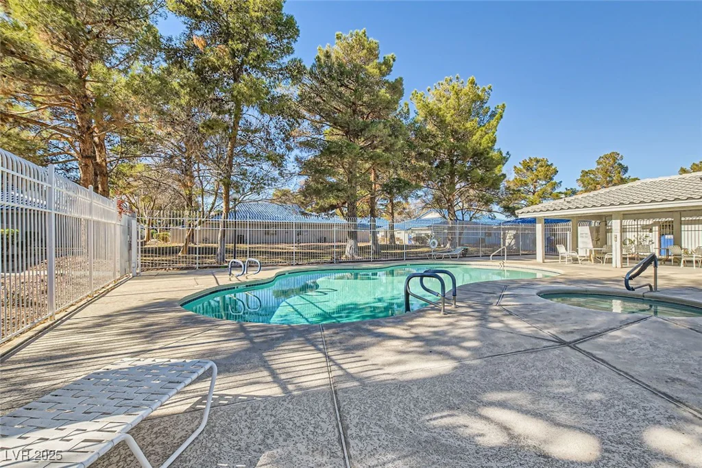 2137 Willowbury, Las Vegas, NV 89108