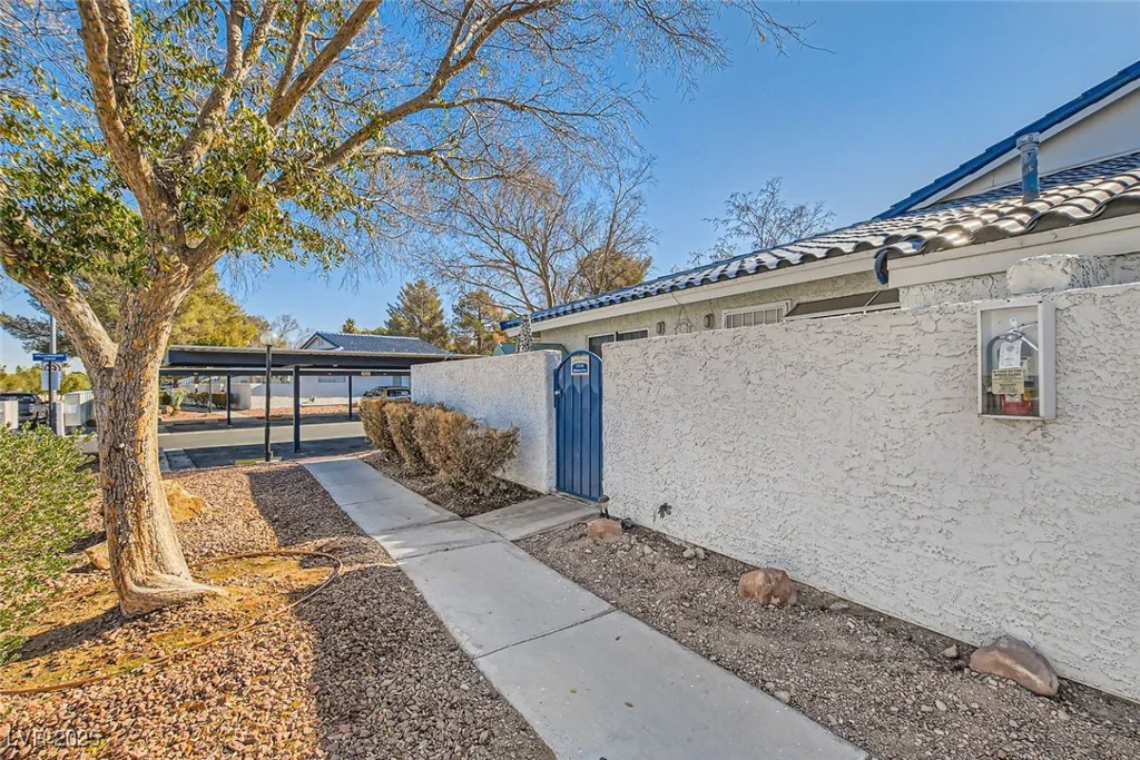 2137 Willowbury, Las Vegas, NV 89108