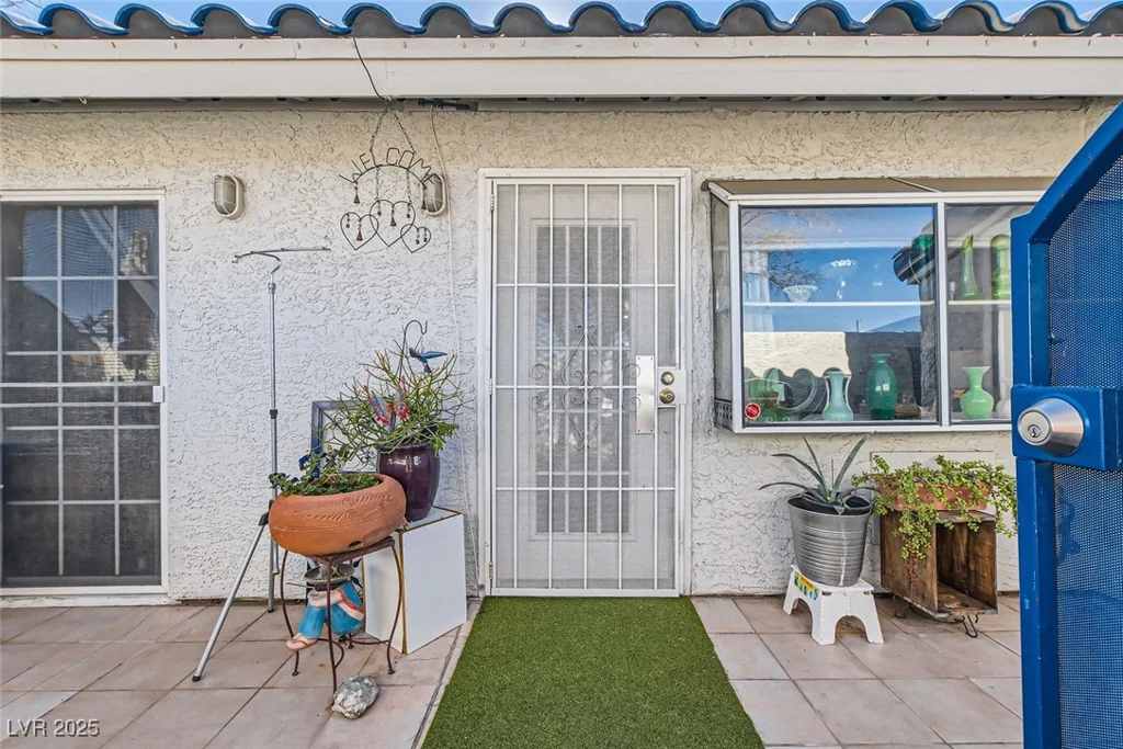 2137 Willowbury, Las Vegas, NV 89108