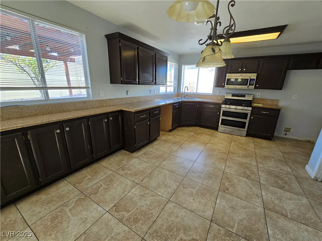 865 Gleamstar, Las Vegas, NV 89123