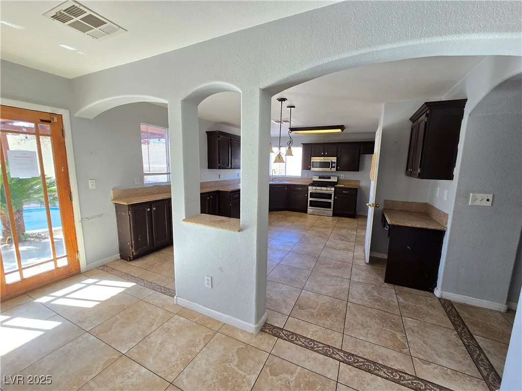 865 Gleamstar, Las Vegas, NV 89123