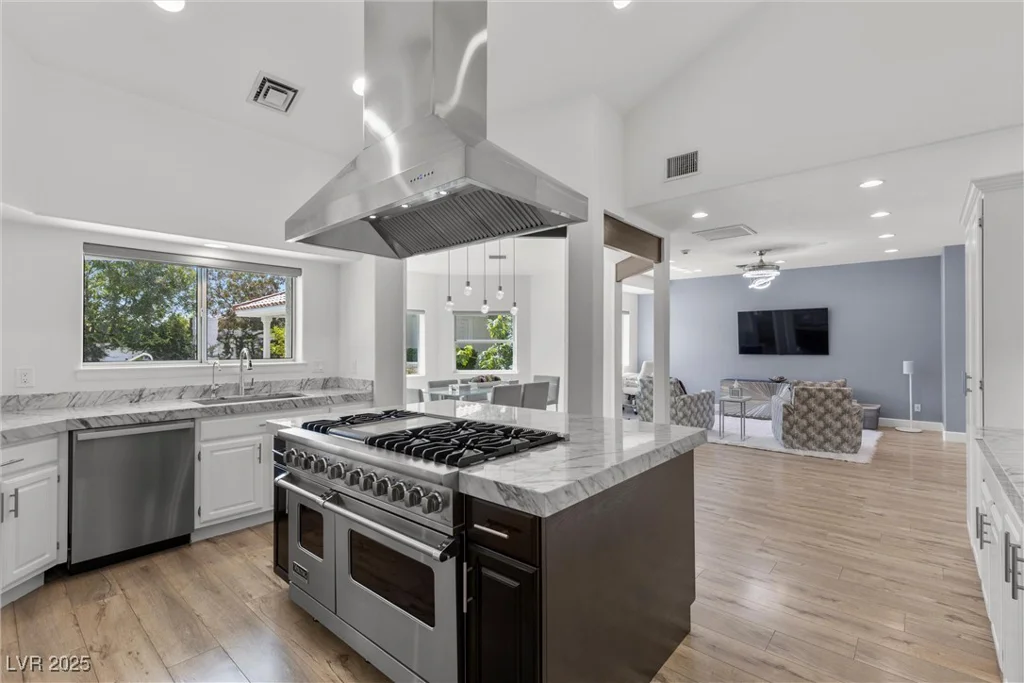 43 Innisbrook, Las Vegas, NV 89113
