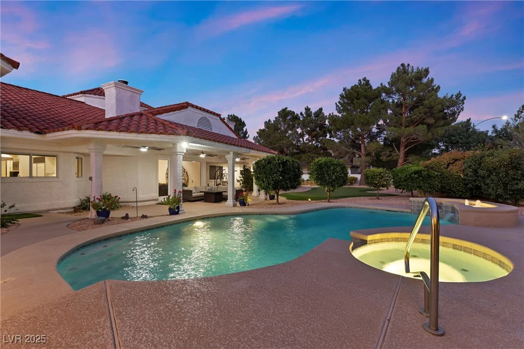 43 Innisbrook, Las Vegas, NV 89113