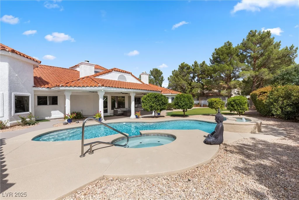 43 Innisbrook, Las Vegas, NV 89113