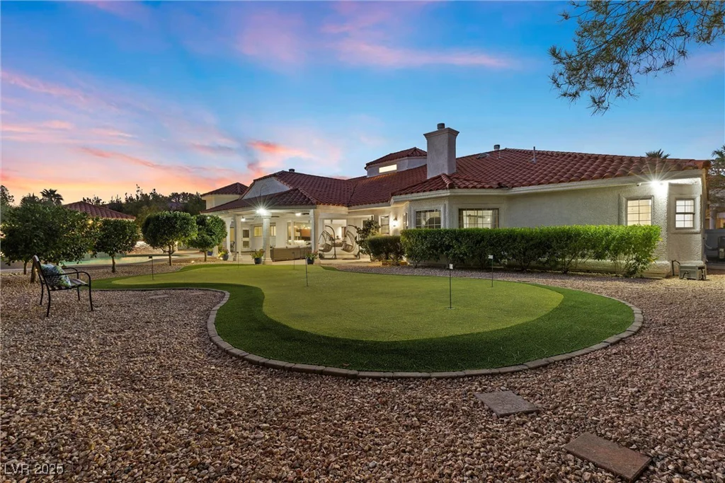 43 Innisbrook, Las Vegas, NV 89113