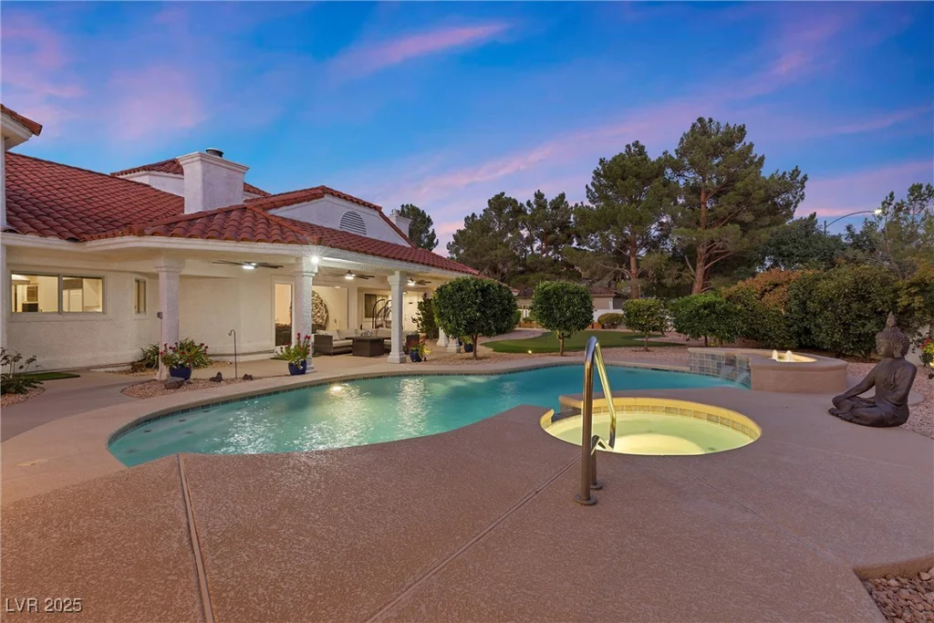 43 Innisbrook, Las Vegas, NV 89113