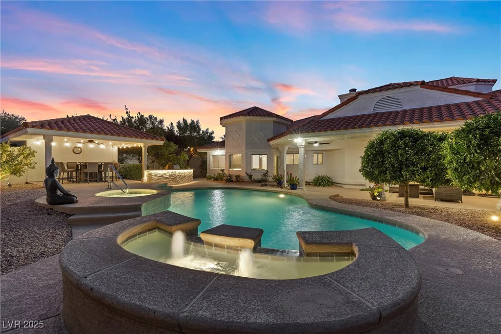 43 Innisbrook, Las Vegas, NV 89113