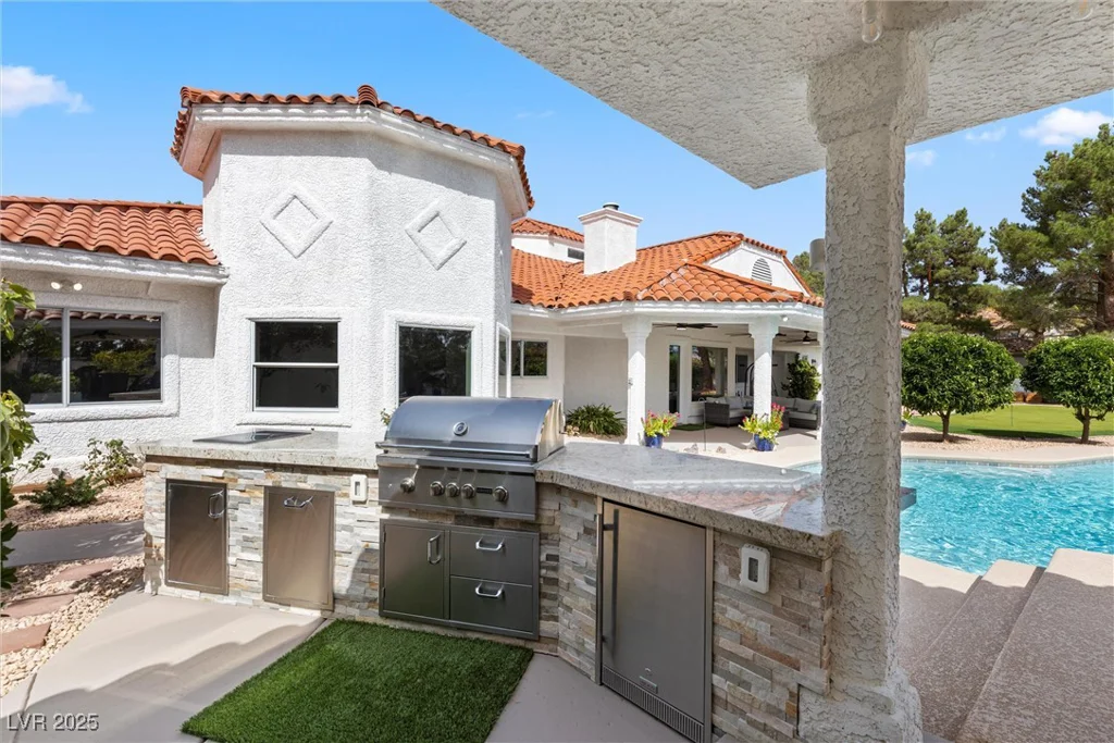 43 Innisbrook, Las Vegas, NV 89113