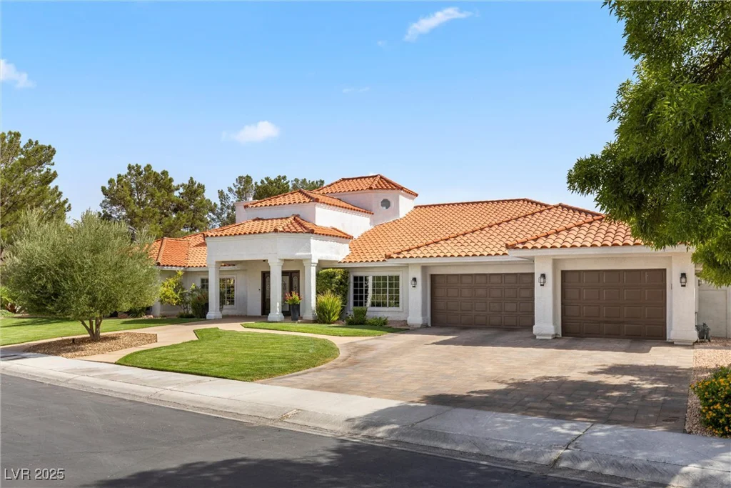 43 Innisbrook, Las Vegas, NV 89113