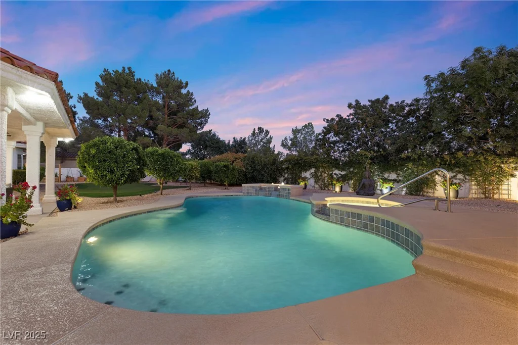 43 Innisbrook, Las Vegas, NV 89113