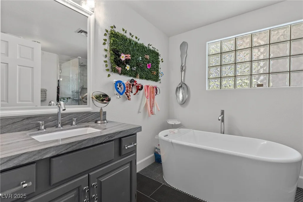 43 Innisbrook, Las Vegas, NV 89113