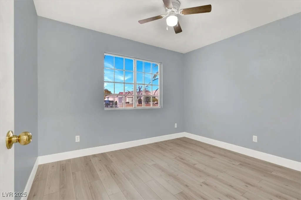 15 Warm Glen, North Las Vegas, NV 89031