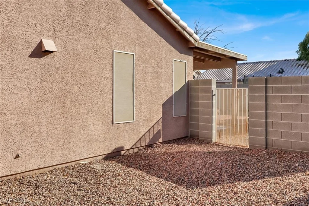 15 Warm Glen, North Las Vegas, NV 89031