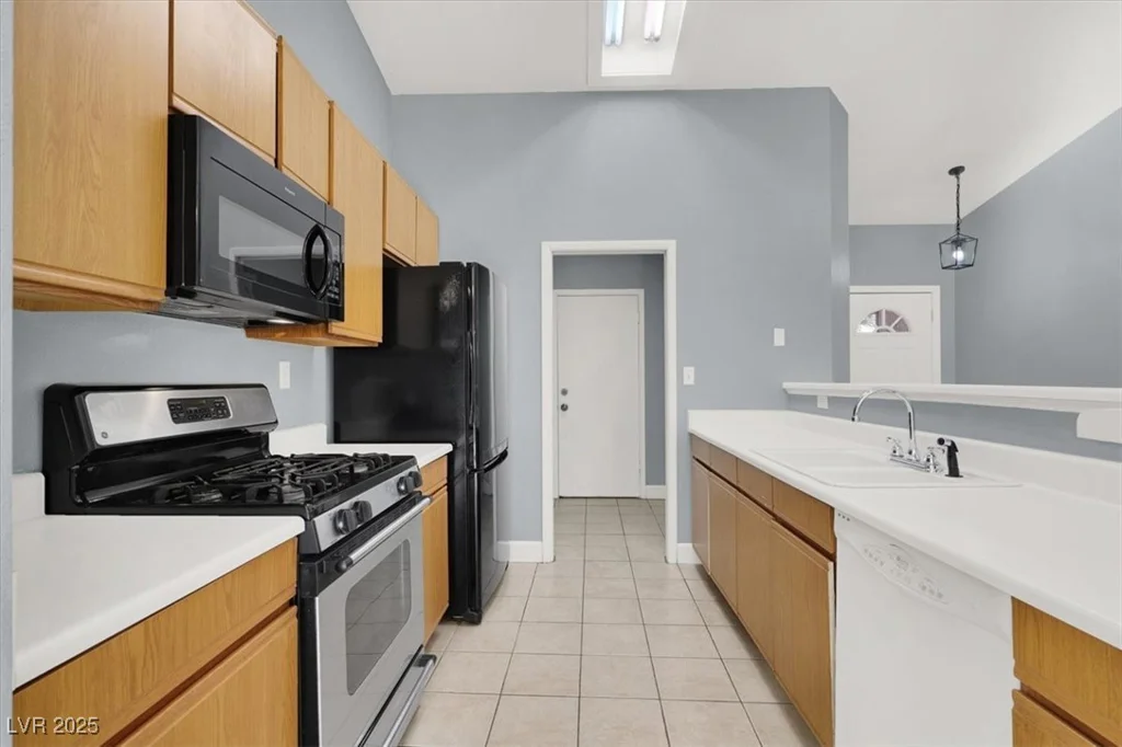 15 Warm Glen, North Las Vegas, NV 89031