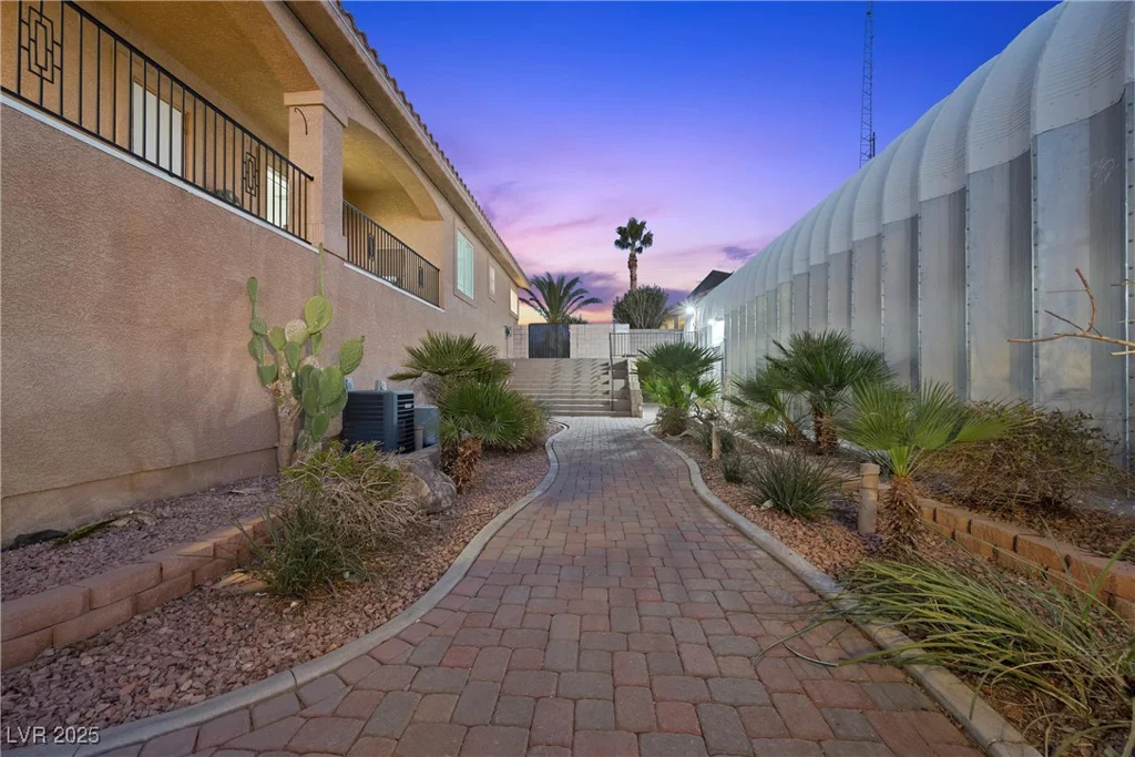 731 Parawan, Henderson, NV 89015