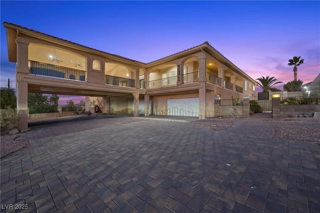731 Parawan, Henderson, NV 89015