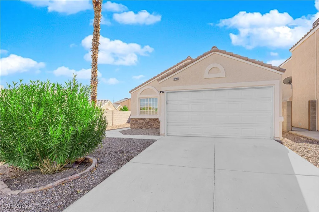 8221 Ten Gallon, Las Vegas, NV 89129