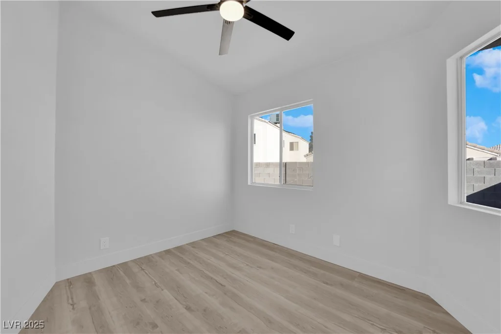 8221 Ten Gallon, Las Vegas, NV 89129