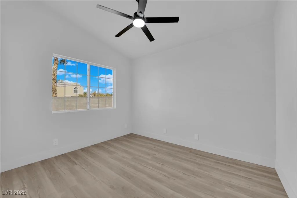 8221 Ten Gallon, Las Vegas, NV 89129