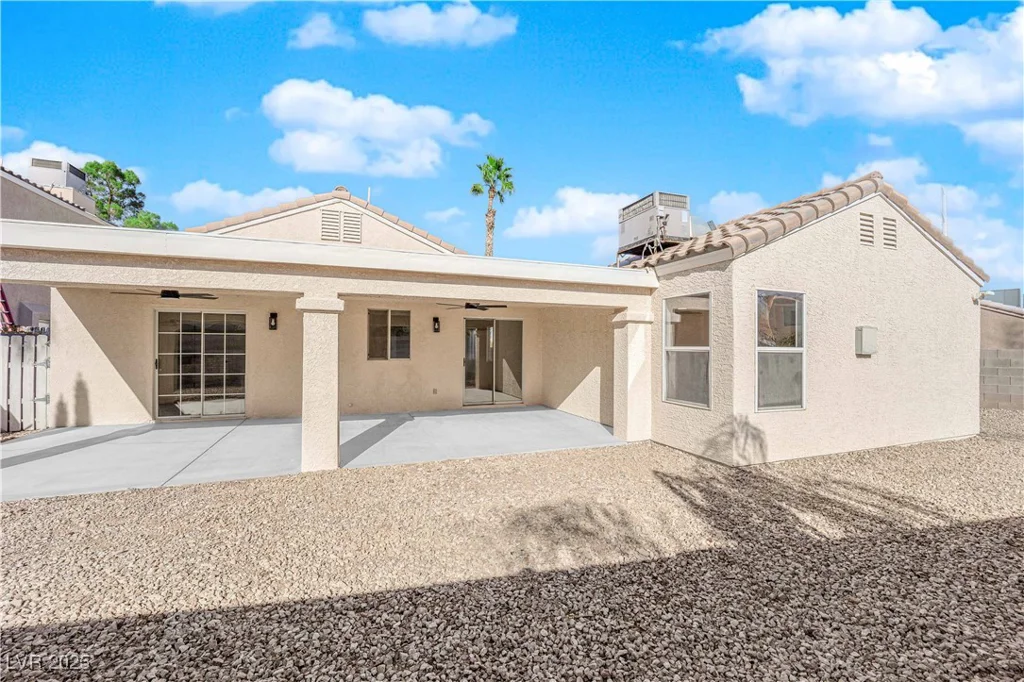 8221 Ten Gallon, Las Vegas, NV 89129