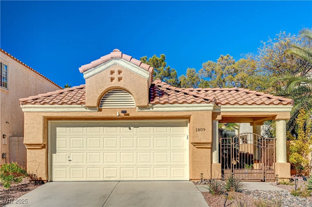 1809 Derbyshire, Las Vegas, NV 89117