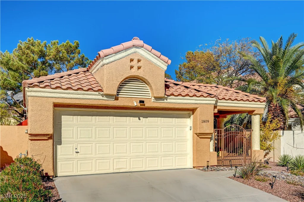 1809 Derbyshire, Las Vegas, NV 89117