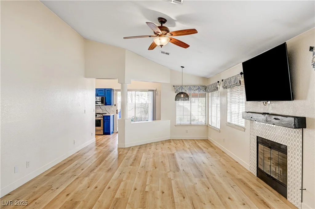 1809 Derbyshire, Las Vegas, NV 89117