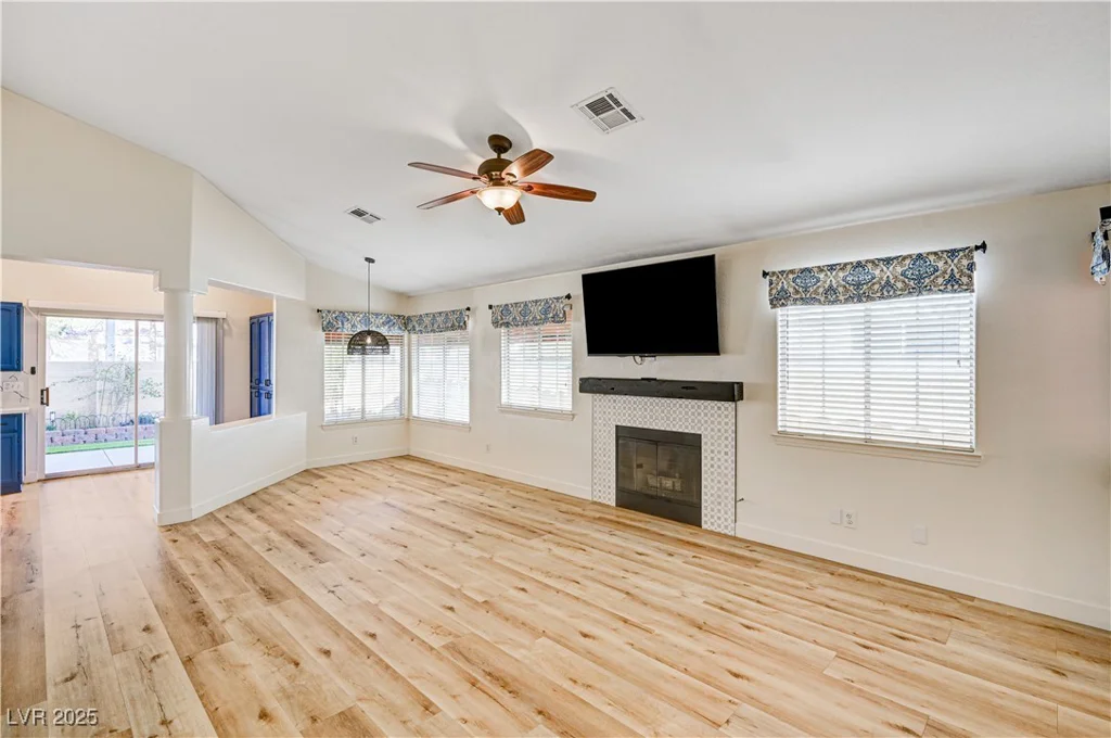 1809 Derbyshire, Las Vegas, NV 89117