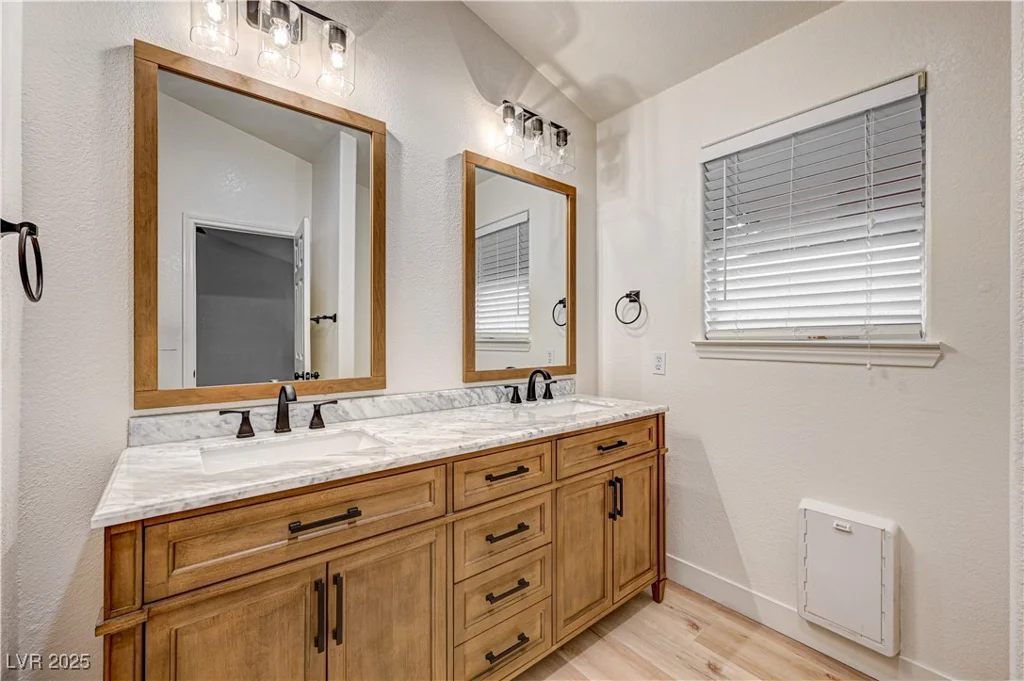 1809 Derbyshire, Las Vegas, NV 89117