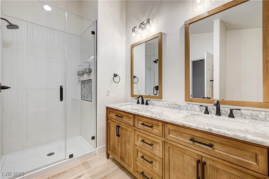 1809 Derbyshire, Las Vegas, NV 89117