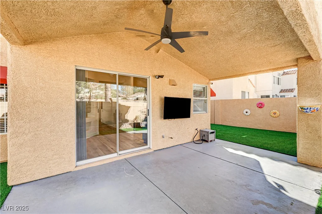1809 Derbyshire, Las Vegas, NV 89117