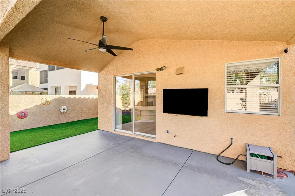 1809 Derbyshire, Las Vegas, NV 89117