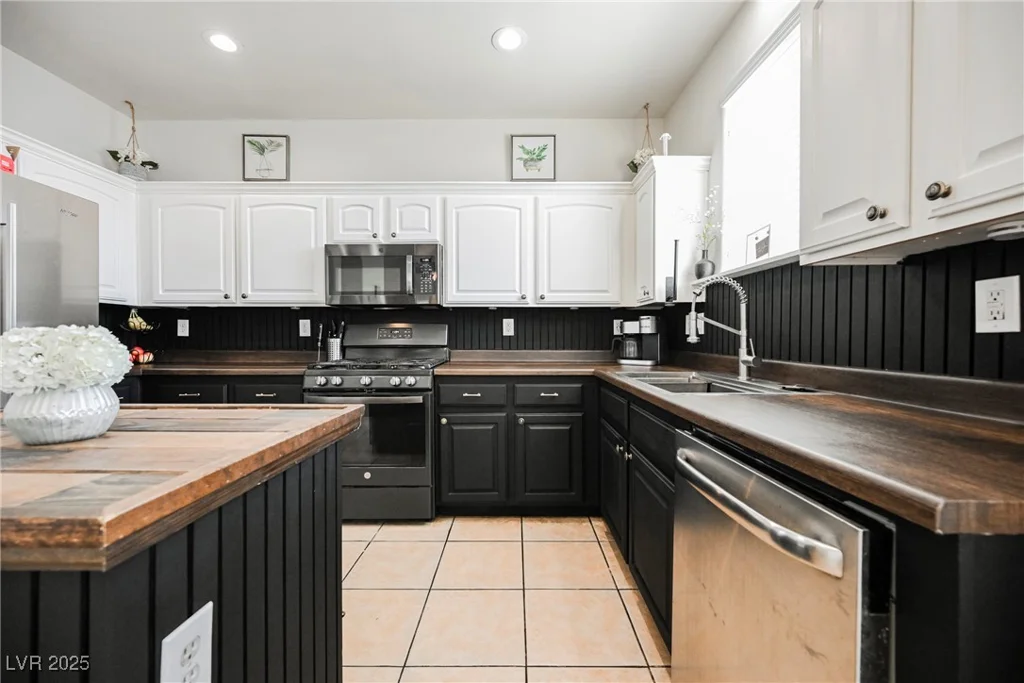 4937 Caprock Canyon, Las Vegas, NV 89139