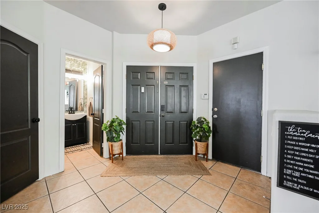 4937 Caprock Canyon, Las Vegas, NV 89139