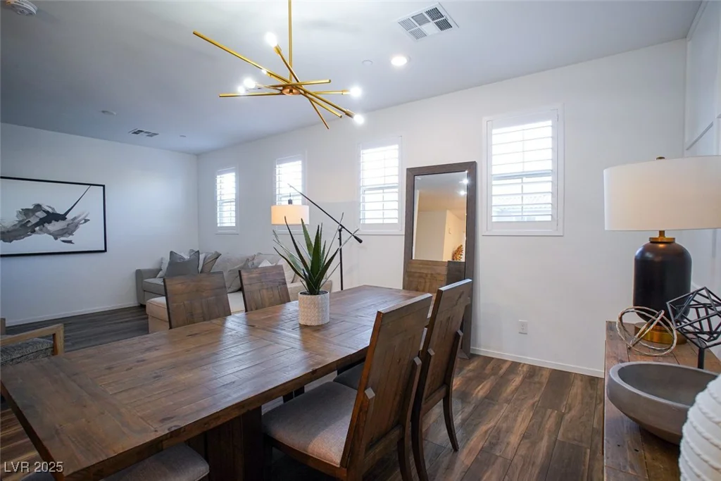 161 Petaluma Valley, Las Vegas, NV 89138