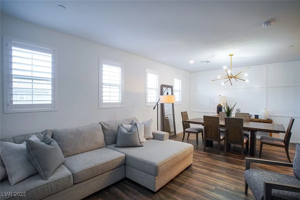 161 Petaluma Valley, Las Vegas, NV 89138