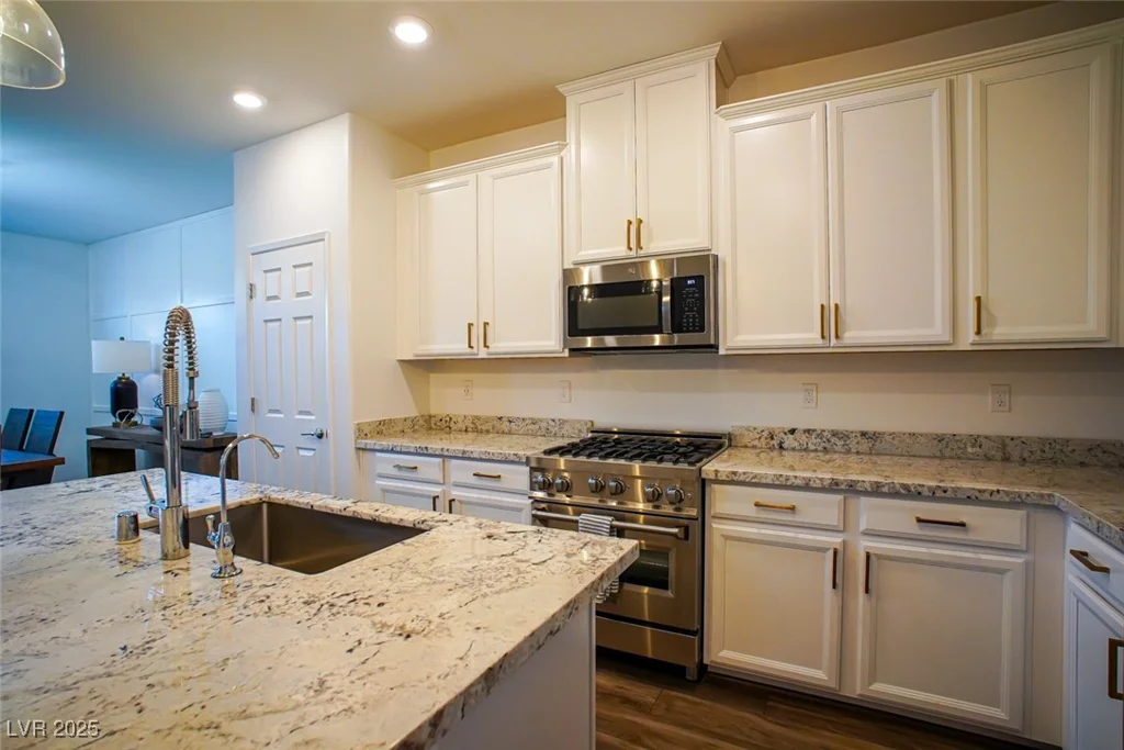 161 Petaluma Valley, Las Vegas, NV 89138