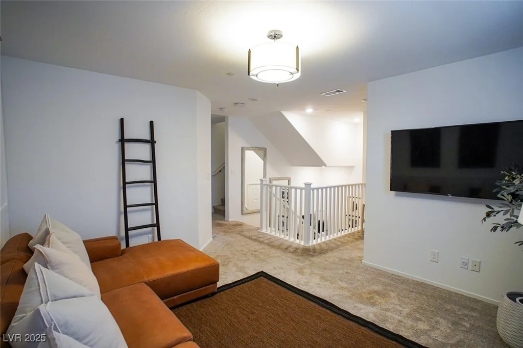161 Petaluma Valley, Las Vegas, NV 89138