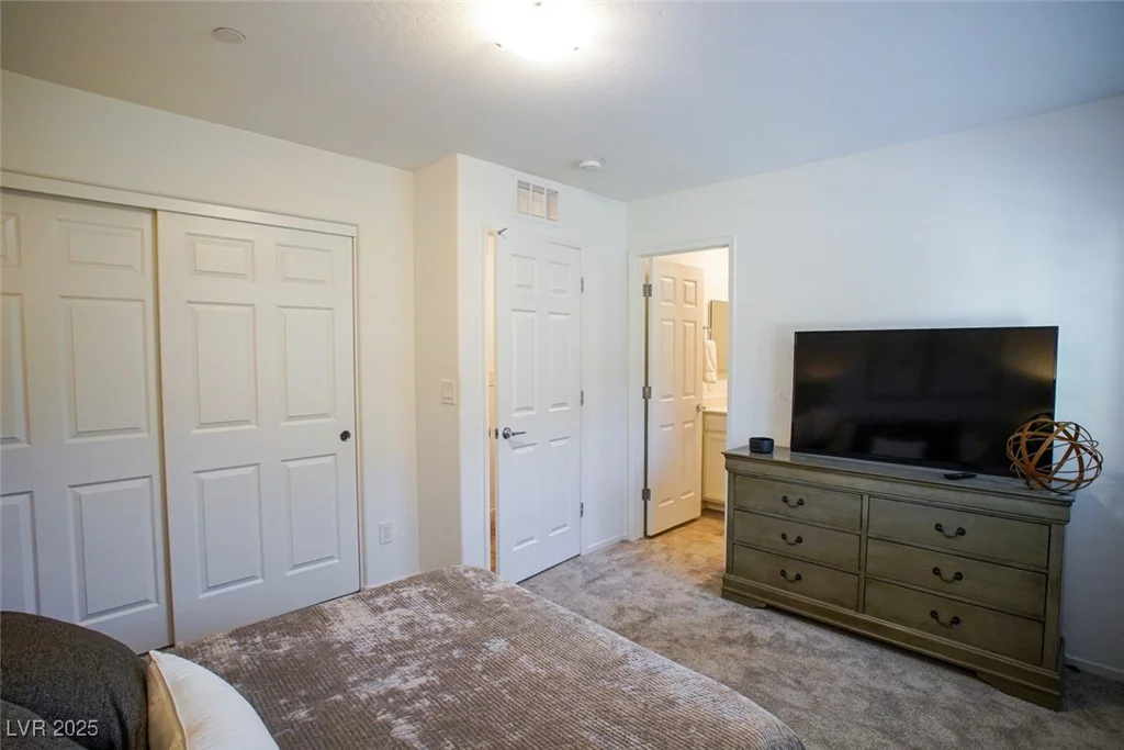 161 Petaluma Valley, Las Vegas, NV 89138