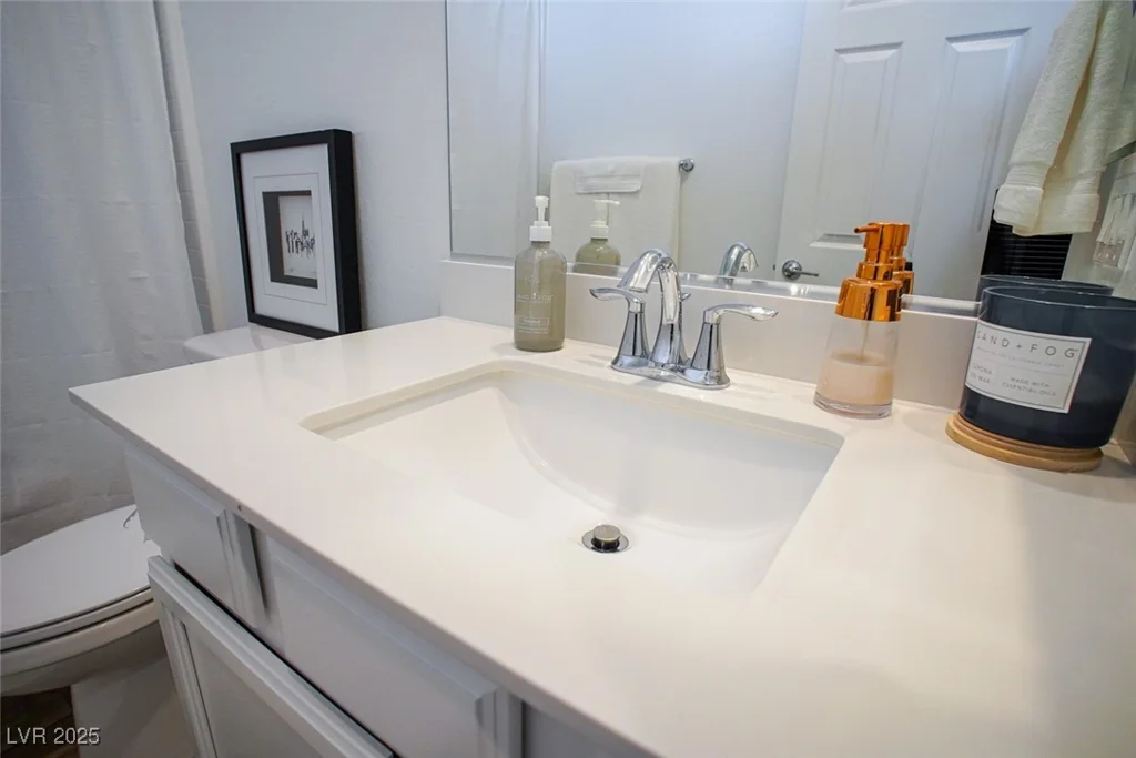 161 Petaluma Valley, Las Vegas, NV 89138
