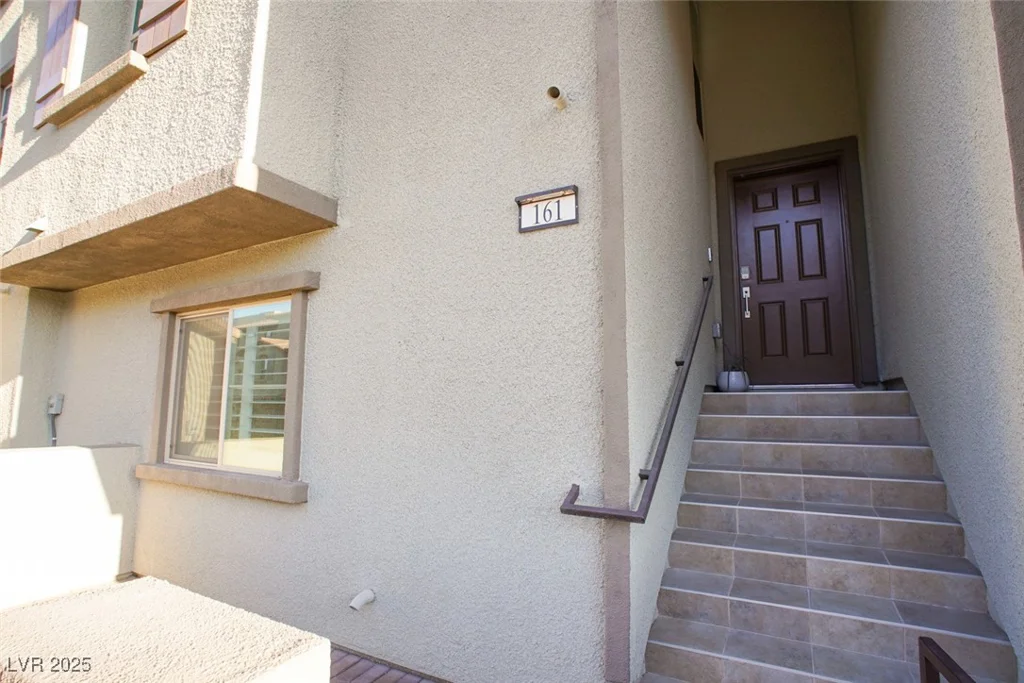 161 Petaluma Valley, Las Vegas, NV 89138