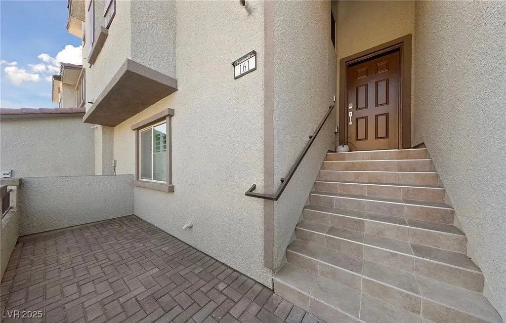 161 Petaluma Valley, Las Vegas, NV 89138
